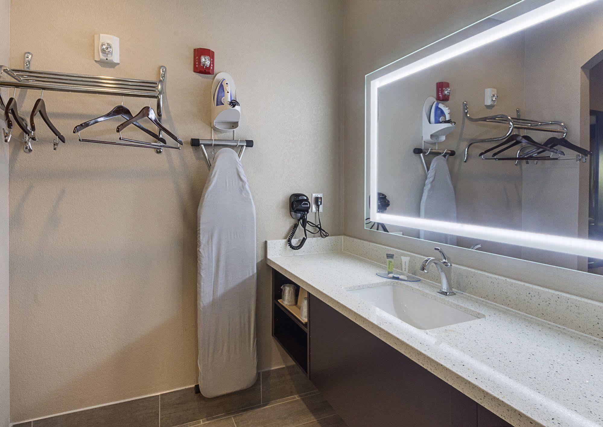 Econo Lodge Inn & Suites Houston Nw-Cy-Fair Jersey Village Extérieur photo